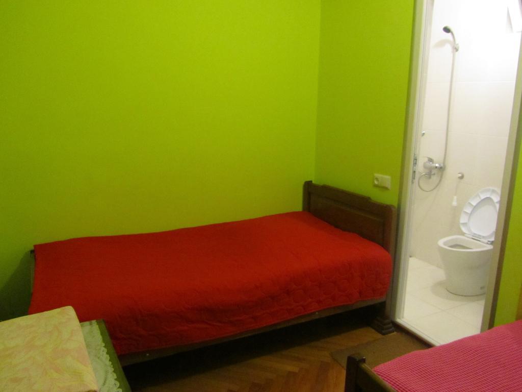 Suliko Guest House Batumi Habitación foto